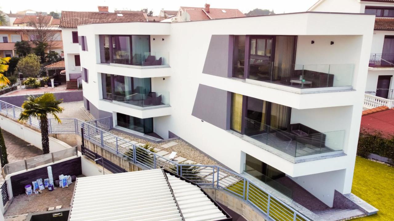 Villa Mirno More Apartments Malinska Exterior photo